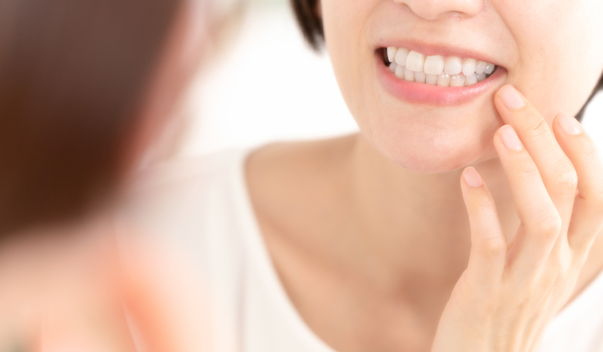 歯周病がアルツハイマー病と関係する？最新研究からみる歯周病のリスクとメカニズムについて解説のイメージ画像